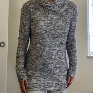 Long sleeve gray knit sweater